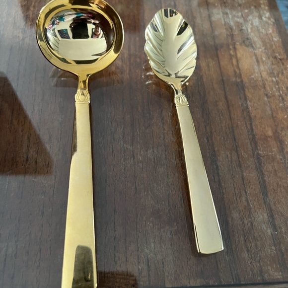 VINTAGE REED & BARTON 24K GOLD PLATED 68 PIECE FLATWARE & HOSTESS SERVING SET - Picture 2 of 10